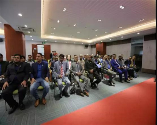 �ϼ����������ŶӸ�������½�ܲ�ѧϰ����