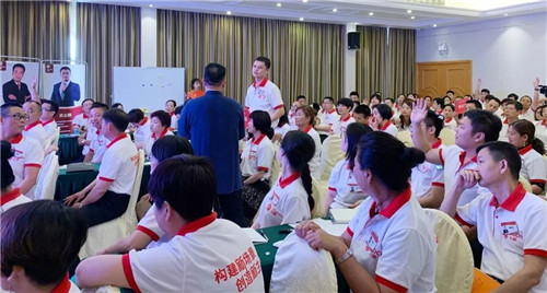 �ż������侳�磬��ʯ�������쵼����ѵ��ʽ��