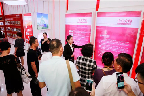 ���봴ҵ��Ӣ�г������������ʢ����У�