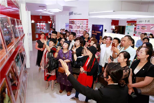 ���봴ҵ��Ӣ�г������������ʢ����У�