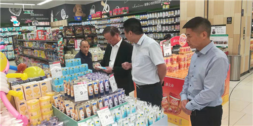 隆力奇:徐董一行考察重庆终端市场