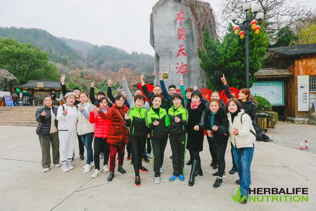 ����������ͽ��֮��Բ����Ļ ��λ���˹�ͬ��֤