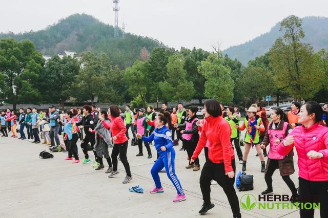 ����������ͽ��֮��Բ����Ļ ��λ���˹�ͬ��֤