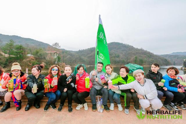 ����������ͽ��֮��Բ����Ļ ��λ���˹�ͬ��֤