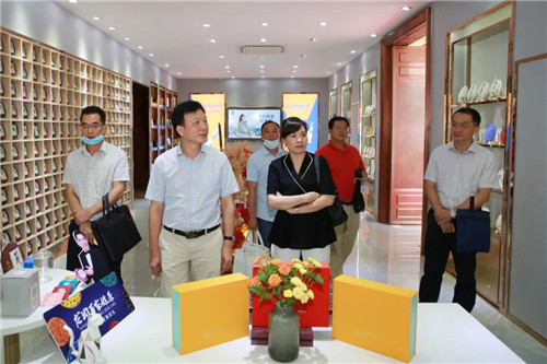 ���������������Ա������ϯ�������ʶ�ݰ�����롢������������