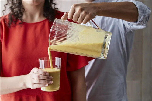 康宝莱营养专家大卫•赫伯博士:代餐奶昔真的能减肥吗?