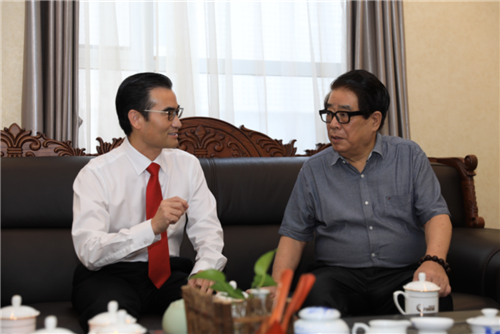 �����ѵ�Я�ֹ�ҽ��ʦ�Ŵ��� ���������Ļ��츣���ཡ��