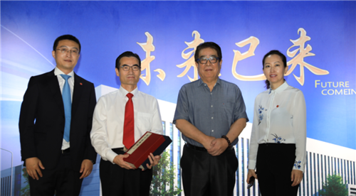 �����ѵ�Я�ֹ�ҽ��ʦ�Ŵ��� ���������Ļ��츣���ཡ��