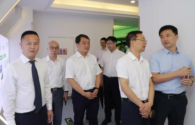 李亚平市长莅临绿叶调研指导