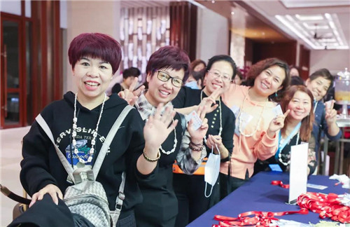 荣光绽放,梦想起航!荣格带你看世界•三亚奢享之旅”闪耀绽放!