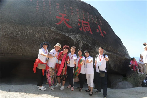 荣光绽放,梦想起航!荣格带你看世界•三亚奢享之旅”闪耀绽放!