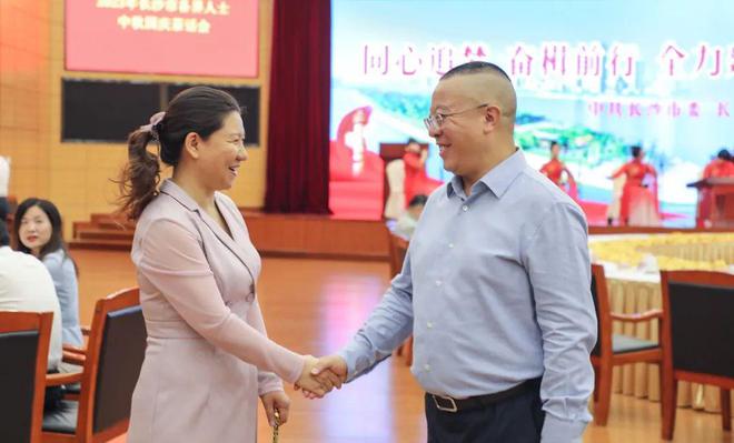 下载 (15).jpg